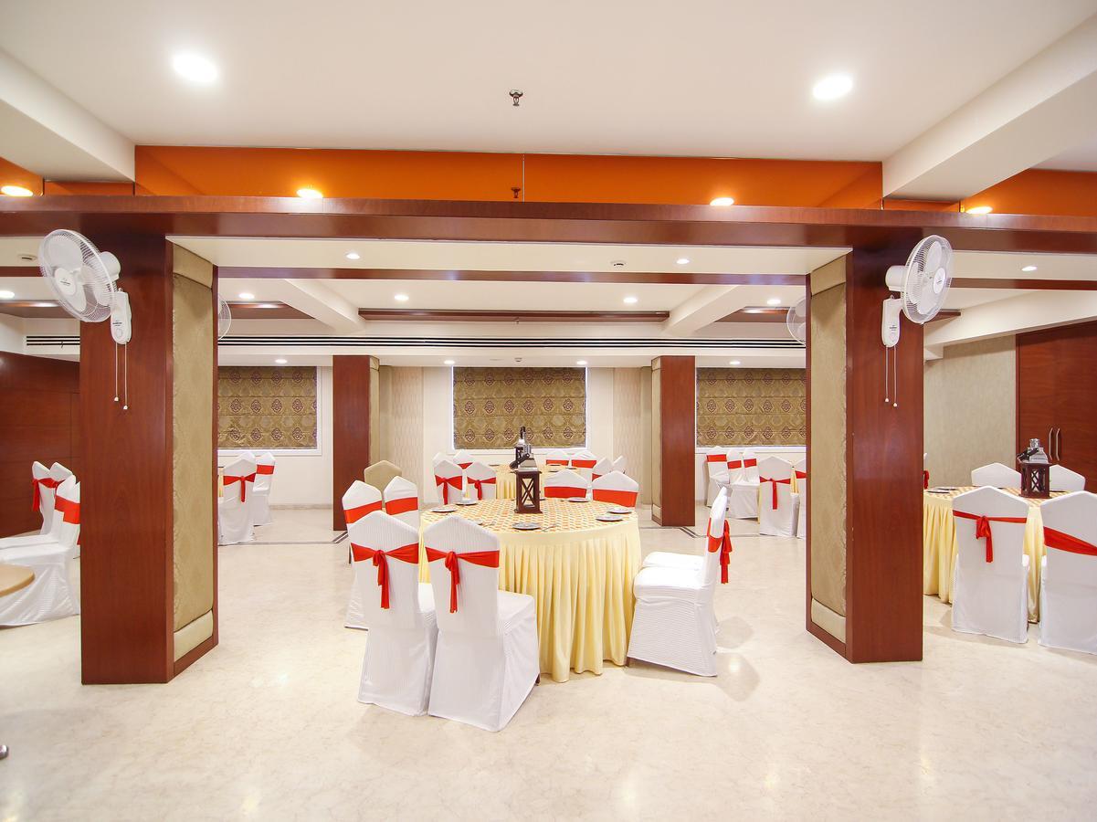 Oyo 12496 Skyotel Lucknow Exterior photo