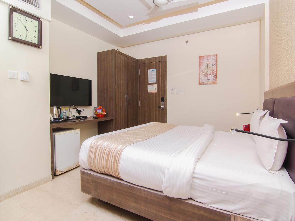 Oyo 12496 Skyotel Lucknow Exterior photo
