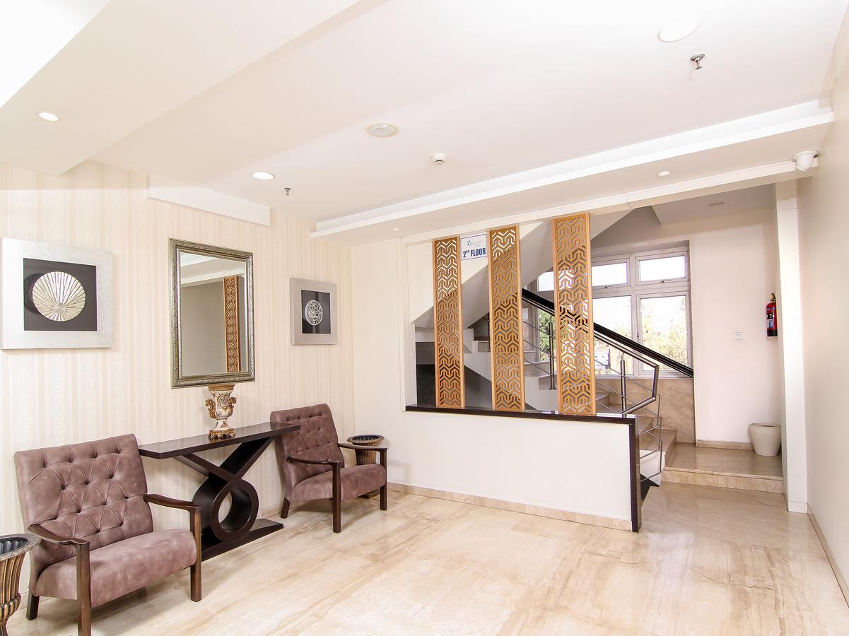 Oyo 12496 Skyotel Lucknow Exterior photo